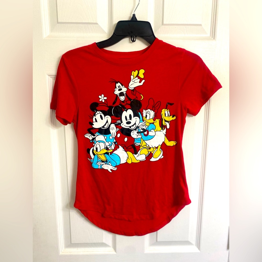 Ladies XS Disney tshirt